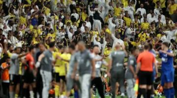 اشتباكات بين جماهير النصر والهلال بعد ديربي الرياض في الدوري السعودي
                                                
                                                
                                                    13/05/2026 01:46 ص
                                                
                                                
                                                    شهد ملعب «الأول بارك» أحداثًا متوترة بين جماهير النصر والهلال، عقب نهاية مواجهة الديربي التي جمعت الفريقين مساء الثلاثاء