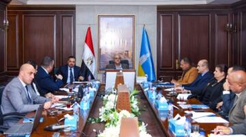 الاتحاد يشارك فى اجتماع دعم الأندية الجماهيرية بمحافظة الإسكندرية
                                                
                                                
                                                    08/04/2026 02:56 م
                                                
                                                
                                                    شارك محمد سلامة رئيس نادى الاتحاد السكندرى  فى الاجتماع الموسع الذي عقده المهندس أيمن عطية محافظ الإسكندرية، لدعم الأندية الشعبية والجماهيرية.
