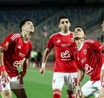 من يتوج بطلا؟.. هشام حنفي يكشف السيناريوهات المحتملة لصراع الدوري المشتعل
                                                
                                                
                                                    19/05/2026 02:00 ص
                                                
                                                
                                                    أكد هشام حنفي نجم النادي الأهلي السابق، أن مواجهة النادي الأهلي المقبلة أمام المصري البورسعيدي لن تكون سهلة، في ظل قوة الفريق البورسعيدي وقدرته على استغلال التحولات الهجومية بشكل مميز.