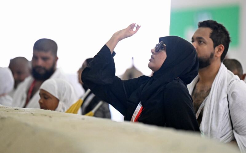 الحاجّة الصغيرة.. رحلة فلسطينية عبرت الحواجز إلى بيت الله الحرام | دين