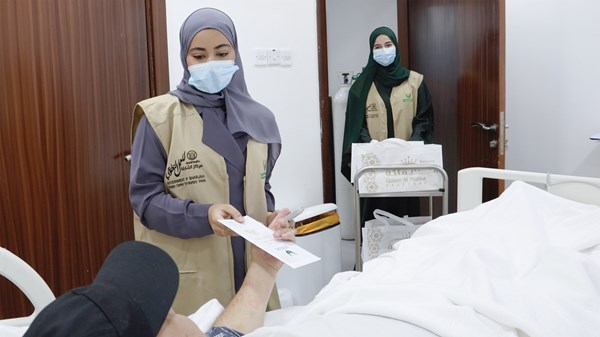«الشارقة الخيرية»: «فوالة العيد» تدخل البهجة على أطفال الأسر المتعففة