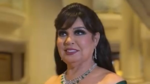 العجل هرب والخروف رمى نفسه من الخامس.. فيفي عبده تكشف عن معاناتها بالعيد                                                                                                                                                       28/05/2026 04:30 ص                                                                                                                                                       كشفت الفنانة فيفي عبده عبر حسابها على موقع إنستجرام عن موقف طريف خلال أجواء العيد، حيث قالت إن العجل هرب، كما أن خروفًا كان لديهم ألقى نفسه من الدور الخامس، ما اضطرهم إلى شراء بدائل في اللحظات الأخيرة