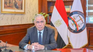 النائب العام يستقبل رؤساء الاستئناف لعرض كشوف إنجاز القضايا بدوائر نياباتهم 21/05/2026 04:23 م النائب العام يستقبل عددًا من رؤساء الاستئناف لعرض كشوف إنجاز القضايا بدوائر نياباتهم