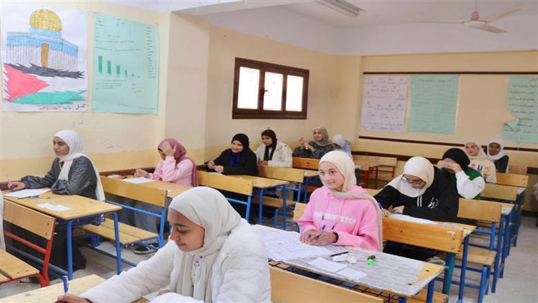 النماذج الاسترشادية لمادة الكيمياء الثانوية العامة.. ذاكر ببلاش من موقع الوزارة