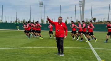 اليوم.. منتخب مصر للناشئين يختتم استعداداته لمواجهة إثيوبيا في افتتاح أمم أفريقيا
                                                
                                                
                                                    12/05/2026 10:30 ص
                                                
                                                
                                                    يختتم منتخب مصر تحت 17 سنة بقيادة المدير الفني حسين عبد اللطيف، اليوم الثلاثاء، استعداداته