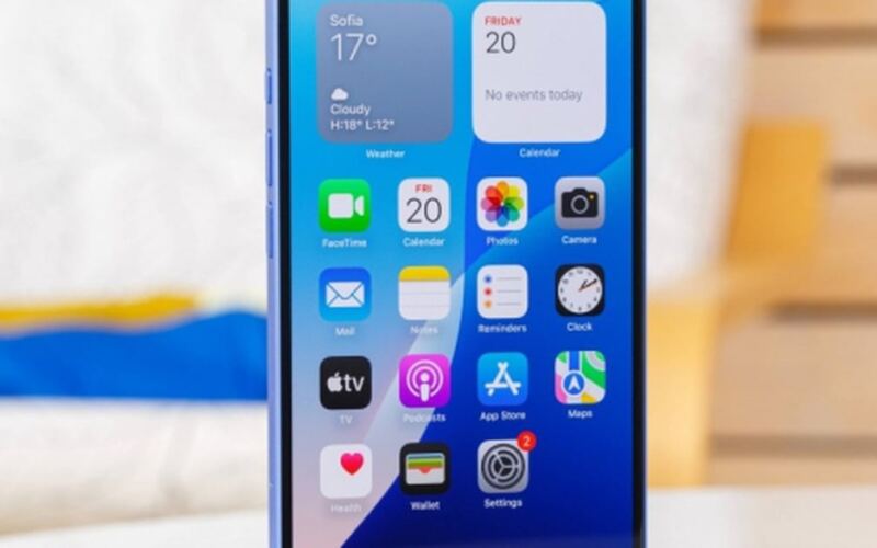 انخفضت أسعار هواتف iPhone 14 Plus و 15 Plus و 16 Plus بشكل كبير، وتتميز بشاشات كبيرة وبطاريات قوية تضاهي هاتف iPhone 17 Pro Max.