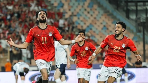 بعثة منتخب مصر تطير لأمريكا استعدادا للمشاركة في المونديال
                                                
                                                
                                                    30/05/2026 10:28 ص
                                                
                                                
                                                    تغادر القاهرة في تمام الساعة الثانية عشر مساء اليوم السبت بعثة منتخب مصر الوطني برئاسة خالد الدرندلي
