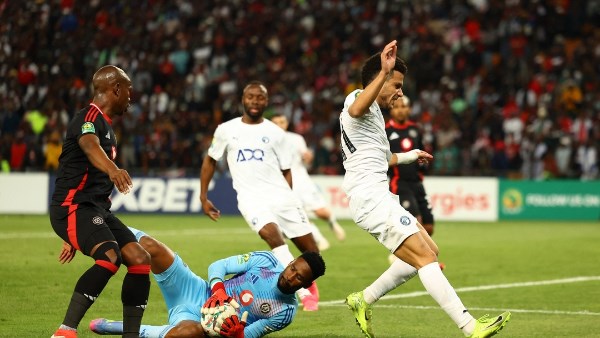 بعد صراع شرس مع صن دوانز.. أورلاندو بايرتس بطلاً للدوري في جنوب أفريقيا
                                                
                                                
                                                    23/05/2026 06:52 م
                                                
                                                
                                                    حسم فريق أورلاندو بايرتس لقب الدوري الجنوب أفريقي لكرة القدم لموسم 2025-2026، بعد صراع قوي ومثير مع غريمه ماميلودي صن داونز ..