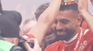 بكلمات عبد الحليم حافظ.. ليفربول يتغنى بمسيرة الملك المصري التاريخية
                                                
                                                
                                                    27/05/2026 05:59 م
                                                
                                                
                                                    شاركت الصفحة الرسمية لنادي ليفربول باللغة العربية على منصة فيسبوك منشوراً مؤثراً لتوديع نجمها المصري محمد صلاح، مستعينةً بكلمات الأغنية الشهيرة للفنان عبد الحليم حافظ "حاول تفتكرني"