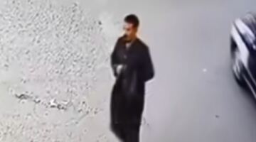بها هاتفه وكتبه.. طالب ثانوي يناشد بالقبض على متهم سرق حقيبته من داخل مسجد بسوهاج
