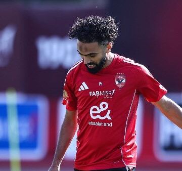 الدوري القطري.. إعلامي يفجر مفاجأة بشأن حسين الشحات
                                                
                                                
                                                    25/05/2026 09:20 م
                                                
                                                
                                                    يترقب حسين الشحات لاعب النادي الأهلي حسم موقف ناديه النهائي بشأن ملف تجديد عقده