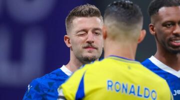 تشكيل الهلال والنصر المتوقع لقمة الدوري السعودي
                                                
                                                
                                                    12/05/2026 10:59 ص
                                                
                                                
                                                    تتجه أنظار عشاق الكرة العربية والسعودية مساء الثلاثاء صوب ملعب الأول بارك في العاصمة الرياض لمتابعة مباراة النصر أمام منافسه الهلال في ديربي استثنائي قد يحول مسار لقب الدوري السعودي للمحترفين في الأمت