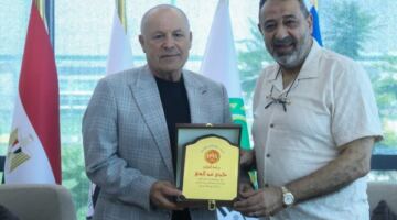 تطوير منظومة كرة القدم.. تفاصيل اجتماع رئيس اتحاد الكرة مع مجدي عبد الغني                                                                                                                                                    26/05/2026 01:43 ص                                                                                                                                                    عقد هاني أبو ريدة، رئيس الاتحاد المصري لكرة القدم، اجتماعًا مع مجدي عبد الغني رئيس جمعية اللاعبين المحترفين، من أجل مناقشة سبل التعاون بين الجانبين خلال الفترة المقبلة، في إطار دعم وتطوير منظومة كرة ا