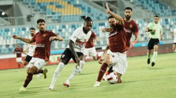 تنازل رسمي وبيان مُثير للجدل .. إعلامي يُعلّق على أزمة تذاكر لقاء الزمالك وسيراميكا كليوباترا                                                                                                                                                       20/05/2026 02:07 ص                                                                                                                                                       أكد الإعلامي محمد طارق أضا، أن الساعات الأخيرة قبل حسم لقب الدوري المصري شهدت أزمة جديدة متعلقة بتذاكر مباراة الزمالك وسيراميكا كليوباترا،