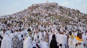 جمبرى ولحوم وفواكه طازجة.. كواليس المنيو الفاخر لحجاج القرعة فى عرفات