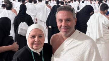 حازم امام يهنئ والدته بعيد ميلادها بصورة من الحرم 25/05/2026 08:44 م هنأ حازم إمام، لاعب الزمالك السابق، والدته الدكتورة ماجي الحلواني، بمناسبة عيد ميلادها.