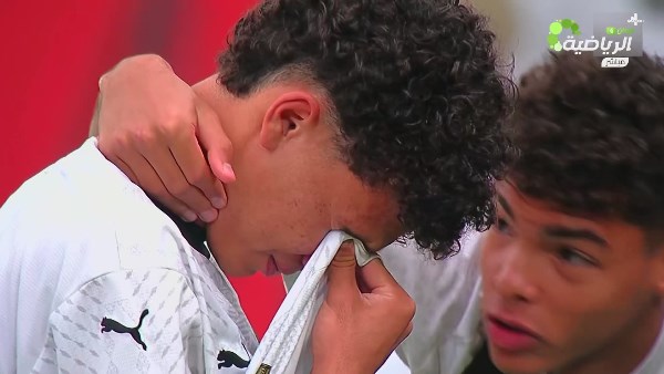 حسرة وبكاء لاعبي منتخب مصر بعد خسارة المنافسة على أمم أفريقيا للناشئين                                                                                                                                                       28/05/2026 09:29 م                                                                                                                                                       حقق منتخب تنزانيا الفوز على مصر بركلات الترجيح في المباراة التي أقيمت ضمن منافسات دور نصف نهائي بطولة أمم أفريقيا للناشئين.