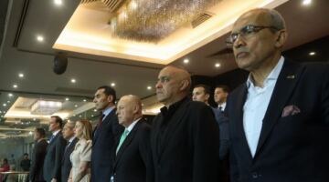 حضور مميز في مقصورة إستاد القاهرة لمتابعة ودية مصر وروسيا
                                                
                                                
                                                    28/05/2026 10:13 م
                                                
                                                
                                                    شهدت المقصورة الرئيسية بإستاد القاهرة الدولي، حضوراً قوياً وبارزاً في أثناء مباراة منتخبنا الوطني الأول لكرة القدم وروسيا، الودية ضمن برنامج الإعداد لكأس العالم 2026.