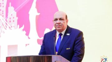 رئيس اتحاد الكونغ فو يشكر وزير الشباب والرياضة على دعم وتهنئة بعثة المنتخب في الصين
                                                
                                                
                                                    14/05/2026 04:20 م
                                                
                                                
                                                    ثمن شريف مصطفى، رئيس الاتحاد المصري والعربي والأفريقي، نائب رئيس الاتحاد الدولي للووشو كونغ فو، حرص جوهر نبيل، وزير الشباب والرياضة على تهنئة بعثة منتخب الووشو كونغ فو المشارك في بطولة كأس العالم للسا