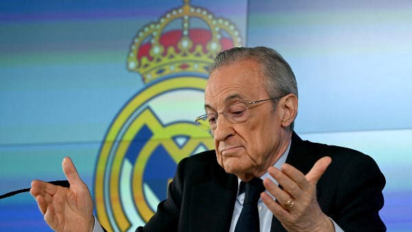 رئيس ريال مدريد يدعو إلى انتخابات .. ويترشح مجددًا
                                                
                                                
                                                    12/05/2026 08:54 م
                                                
                                                
                                                    أعلن رئيس نادي ريال مدريد الإسباني فلورنتينو بيريث، الثلاثاء، دعوته إلى انتخابات جديدة مع تأكيده الترشح مجدداً، مستبعداً في الوقت ذاته فكرة الاستقالة، وذلك