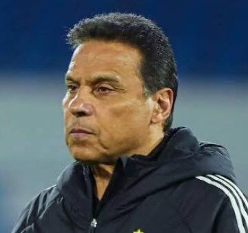 شوبير يكشف مصير حسام البدري مع أهلي طرابلس.. ونهائي الكأس كلمة الحسم
                                                
                                                
                                                    01/06/2026 02:52 م
                                                
                                                
                                                    كشف الإعلامي أحمد شوبير عن تطورات جديدة تخص مستقبل المدرب حسام البدري مع نادي أهلي طرابلس الليبي، في ظل الأنباء التي ترددت مؤخرا بشأن إمكانية عودته للعمل داخل النادي الأهلي.