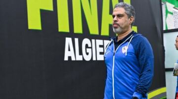 رغم التتويج بالدوري .. "معتمد جمال" البطل الذي لم يحصل على  الأمان  بعد داخل الزمالك !                                                                                                                                                    24/05/2026 02:33 م                                                                                                                                                    في كرة القدم عادة ما تمنح البطولات أصحابها سلطة البقاء لكن داخل الزمالك يبدو أن المعادلة مختلفة تمامًا .. فبعد موسم استثنائي انتهى