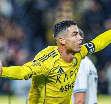 حقق أول بطولة مع النصر.. رونالدو مسيرة حافلة بالألقاب والإنجازات
                                                
                                                
                                                    22/05/2026 03:06 ص
                                                
                                                
                                                    نجح النجم البرتغالي كريستيانو رونالدو في كتابة فصل جديد من مسيرته التاريخية، بعدما قاد فريق النصر للتتويج بلقب الدوري السعودي للمحترفين، محققًا بذلك أول بطولة رسمية له بقميص النادي منذ انضمامه إلى صفو