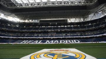 ريال مدريد يكسب نزاعاً قضائياً بشأن ضوضاء حفلات البرنابيو
                                                
                                                
                                                    13/05/2026 05:47 م
                                                
                                                
                                                    أعلن ريال مدريد، الأربعاء، أنه حقق انتصارا قانونيا في النزاع الذي كان يواجهه مع جمعية للسكان المحليين، كانت قد اشتكت من "التلوث الضوضائي" الناتج عن حفلات موسيقية أُقيمت داخل ملعب سانتياغو برنابيو