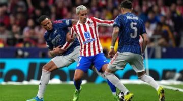 سيميوني يفاجئ جماهير أتلتيكو مدريد بقرار حاسم حول مستقبله                                                                                                                                                    18/05/2026 10:16 ص                                                                                                                                                    حسم دييجو سيميوني المدير الفني لـ أتلتيكو مدريد الجدل المثار حول رحيله عن الروخي بلانكوس عقب نهاية الموسم الجاري.