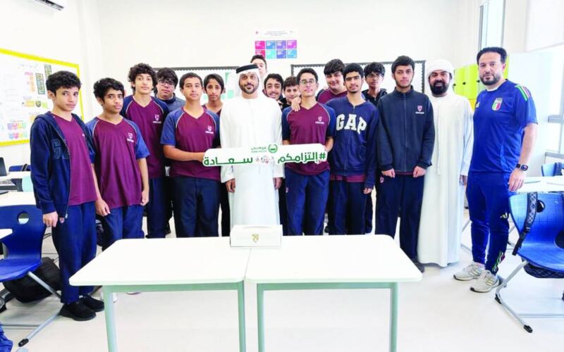 شرطة دبي توعّي الطلبة بالالتزامات الرياضية في الملاعب