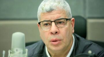 أحمد شوبير: غياب بنتايج أثر على الزمالك في النهائي
                                                
                                                
                                                    17/05/2026 11:26 ص
                                                
                                                
                                                    أكد الإعلامي أحمد شوبير أن أداء نادي الزمالك في نهائي كأس الكونفدرالية الإفريقية أمام اتحاد العاصمة لم يكن على المستوى المنتظر، مشيرًا إلى أن الفريق تأثر بصورة واضحة بغياب المغربي محمود بنتايج عن المو