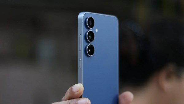 صور مسربة تكشف التصميم النهائي لهاتف Samsung Galaxy S26 FE قبل الإطلاق الرسمي