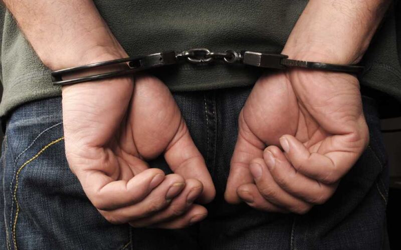 ضبط شخصين لسرقتهما هاتف محمول من داخل محل بالإسكندرية