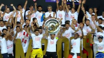 عمر جابر تسلّم الدرع .. مراسم تتويج نادي الزمالك بلقب الدوري                                                                                                                                                    20/05/2026 11:27 م                                                                                                                                                    تسلّم عمر جابر، قائد الفريق الأول لكرة القدم بنادي الزمالك، درع الدوري المصري عن موسم 2025