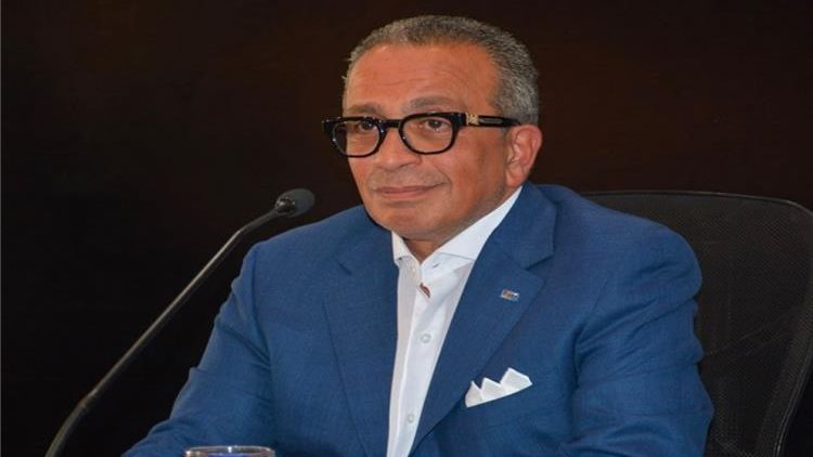 عمرو الجنايني: سيتم حل أزمة القيد.. وبطولة الدوري الأصعب في تاريخ الزمالك
                                                
                                                
                                                    21/05/2026 12:20 م
                                                
                                                
                                                    أعرب عمرو الجنايني رئيس اتحاد الكرة السابق، عن سعادته بتحقيق الزمالك لقب بطولة الدوري بعد عناء غير طبيعي في الموسم الحالي.