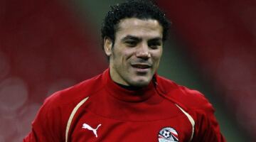عمرو زكي : قلب ناصر منسي النقي سبب تألقه مع الزمالك
                                                
                                                
                                                    12/05/2026 10:37 ص
                                                
                                                
                                                    أكد عمرو زكي نجم الزمالك السابق، سعادته الكبيرة بالدعم الجماهيري الذي حظي به الفريق خلال مواجهة اتحاد العاصمة الجزائري في ذهاب نهائي كأس الكونفدرالية الأفريقية، مشيدًا بالحضور القوي لجماهير الزمالك وا