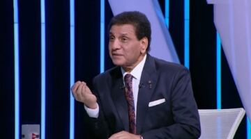 فاروق جعفر: لا بد من تطبيق اللوائح.. والزمالك قادر على حصد الكونفدرالية
                                                
                                                
                                                    14/05/2026 02:32 ص
                                                
                                                
                                                    قال فاروق جعفر، نجم الزمالك والكرة المصرية السابق، إنه يجب تطبيق اللوائح دون استثناء، مع ضرورة تدارك الأخطاء التي تعرض لها نادي الإسماعيلي والتي أدت إلى تراجع نتائجه.