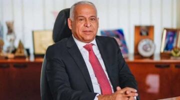 فرج عامر: الجماهير «كلمة السر» لحل مشاكل القيد في الكرة المصرية
                                                
                                                
                                                    24/05/2026 03:05 ص
                                                
                                                
                                                    دعا المهندس فرج عامر، رئيس نادي سموحة السابق، إلى تبني أفكار تمويلية مبتكرة لدعم الأندية المصرية،
