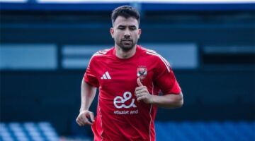 فرج عامر: تريزيجيه من أهم عناصر الأهلي فنيًا وقياديًا ولا بديل عنه
                                                
                                                
                                                    11/05/2026 10:18 ص
                                                
                                                
                                                    عبر فرج عامر، رئيس نادي سموحة السابق، عن اعتقاده بأنه لا يمكن أن يستغني النادي الأهلي عن محمود حسن تريزيجيه أو يسمح برحيله خلال الفترة المقبلة.
