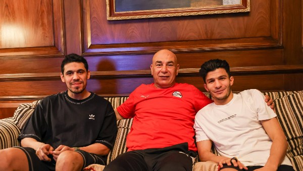في معسكر المنتخب.. حسام حسن يستقبل محمد حمدي وإسلام عيسى| صور                                                                                                                                                       27/05/2026 05:00 م                                                                                                                                                       حرص حسام حسن، المدير الفني لمنتخبنا الوطني الأول لكرة القدم، على