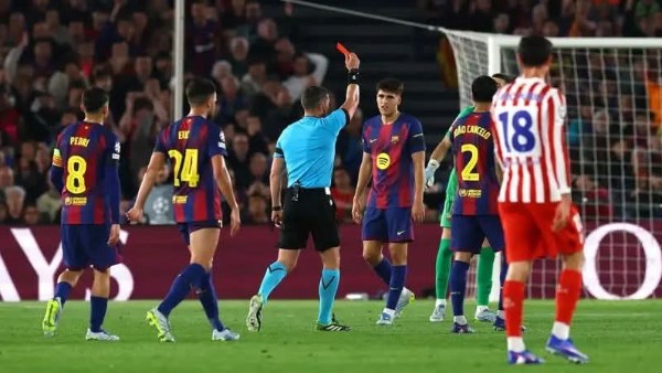 قائمة برشلونة لمواجهة ألافيس في الدوري الإسباني
                                                
                                                
                                                    13/05/2026 08:09 م
                                                
                                                
                                                    أعلن الألماني هانز فليك، المدير الفني لفريق برشلونة، قائمة فريقه لمواجهة ديبورتيفو ألافيس………….