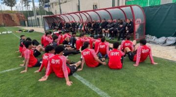 كأس أمم إفريقيا.. مران أخير لـ منتخب الناشئين قبل مواجهة تونس
                                                
                                                
                                                    15/05/2026 04:19 م
                                                
                                                
                                                    يخوض اليوم الجمعة منتخب الناشئين بقيادة حسين عبداللطيف المران