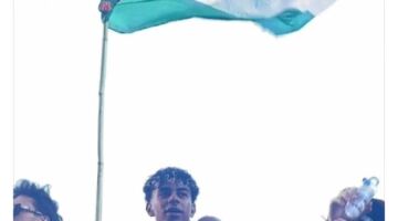 لامين يامال يرفع علم فلسطين باحتفالات برشلونة بالدوري
                                                
                                                
                                                    11/05/2026 10:59 م
                                                
                                                
                                                    أثار النجم الشاب لامين يامال تفاعل الجمهور خلال احتفالات برشلونة بالتتويج بالثنائية المحلية، بعدما ظهر وهو يرفع علم فلسطين وسط أجواء الاحتفال الجماهيري في شوارع المدينة الكتالونية.