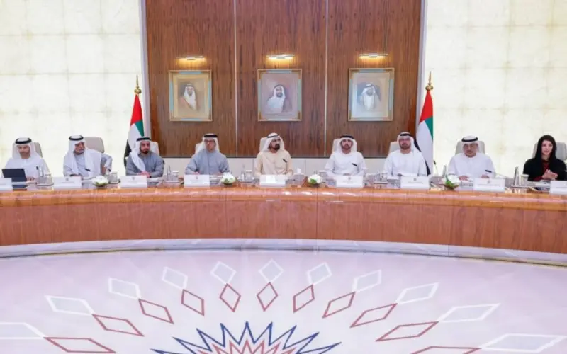 محمد بن راشد يعتمد أولى باقات الخدمات الحكومية المدعومة بالذكاء الاصطناعي
