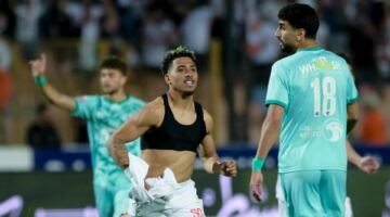 محمد شبانة: عبدالله السعيد رمانة ميزان الزمالك.. وبيزيرا «فرس الرهان» أمام اتحاد العاصمة
                                                
                                                
                                                    13/05/2026 06:00 ص
                                                
                                                
                                                    أكد الإعلامي محمد شبانة أهمية الدور الذي يلعبه عبدالله السعيد داخل صفوف الزمالك قبل مواجهة اتحاد العاصمة في نهائي بطولة الكونفدرالية الإفريقية،