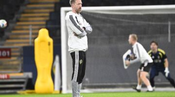 مدرب السويد يعلن تشكيلته لكأس العالم 2026
                                                
                                                
                                                    12/05/2026 10:34 م
                                                
                                                
                                                    أعلن غراهام بوتر مدرب السويد يوم الثلاثاء عن تشكيلة فريقه في كأس العالم لكرة القدم، التي شهدت غياب ديان كولوسيفسكي مهاجم توتنهام هوتسبير، الغائب عن الملاعب منذ عام بسبب إصابة في الركبة ولم يتمكن من ال