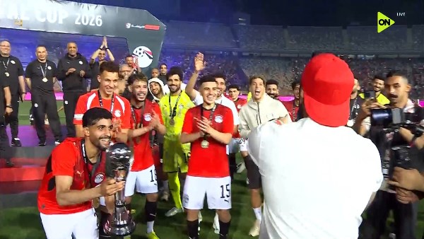 مراسم تسليم ميداليات المركز الأول والبطولة للاعبي منتخب مصر                                                                                                                                                       28/05/2026 11:39 م                                                                                                                                                       توج منتخب مصر بلقب كأس العاصمة الجديدة، عقب فوزه على منتخب روسيا بهدف دون رد، في المباراة الودية التي جمعتهما مساء الخميس على استاد القاهرة الدولي، ضمن استعدادات الفراعنة لخوض منافسات كأس العالم 2026.