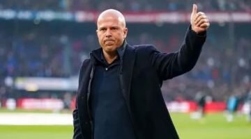ممنون لحصد لقب الدوري.. أول تعليق من سلوت بعد طرده من ليفربول                                                                                                                                                    30/05/2026 03:12 م                                                                                                                                                    علق الهولندي ارني سلوت المدير الفني لفريق ليفربول الإنجليزي الذي تمت إقالته اليوم السبت علي قرار