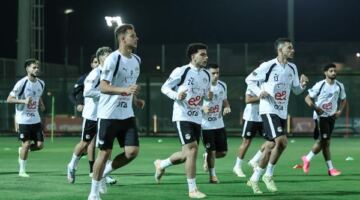 منتخب مصر يواصل تدريباته استعدادًا لودية روسيا.. صور 26/05/2026 12:28 ص واصل منتخب مصر الوطني الأول لكرة القدم، تدريباته، بقيادة حسام حسن، المدير الفني، بمركز المنتخبات الوطنية، في إطار استعداداته لمواجهة روسيا ودياً، ضمن تحضيراته لخوض بطولة كأس العالم 2026.