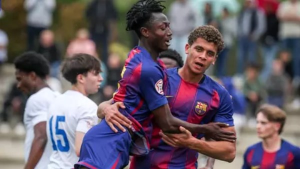 موعد مباراة برشلونة وريال مدريد اليوم في نهائي كأس الأبطال للشباب.. والقناة الناقلة                                                                                                                                                       24/05/2026 07:30 ص                                                                                                                                                       يترقب عشاق كرة القدم الإسبانية مواجهة قوية تجمع بين فريقي شباب برشلونة وشباب ريال مدريد تحت 19 عامًا، ظهر اليوم الأحد، في نهائي بطولة